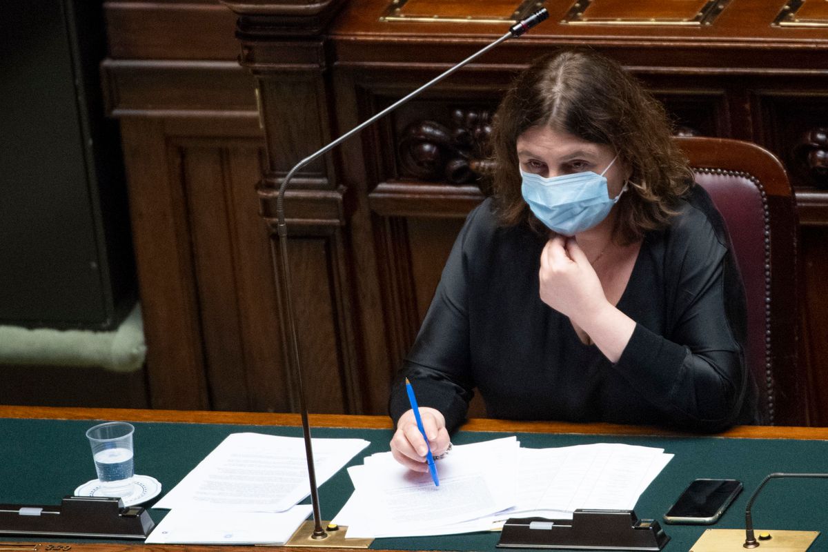 «Non voglio quelli di Air Italy sotto al ministero». Catalfo beccata dalla hostess