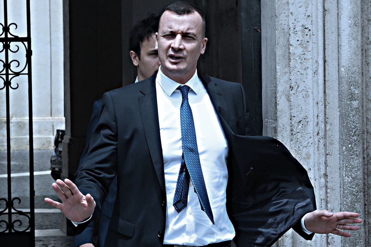 Il compagno di Casalino già si sente in pericolo: «La Procura indagherà»