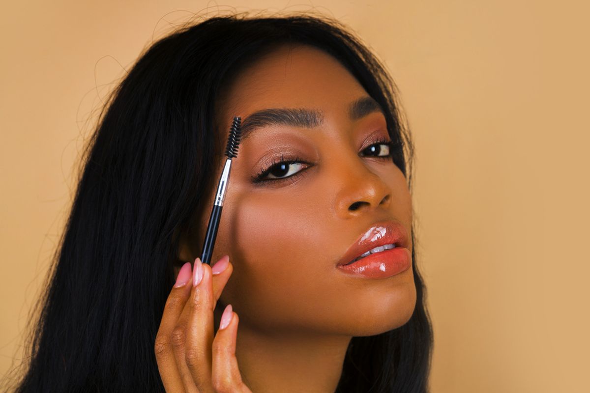 Eyebrow Threading: 6 Things to Know Before First Appointment