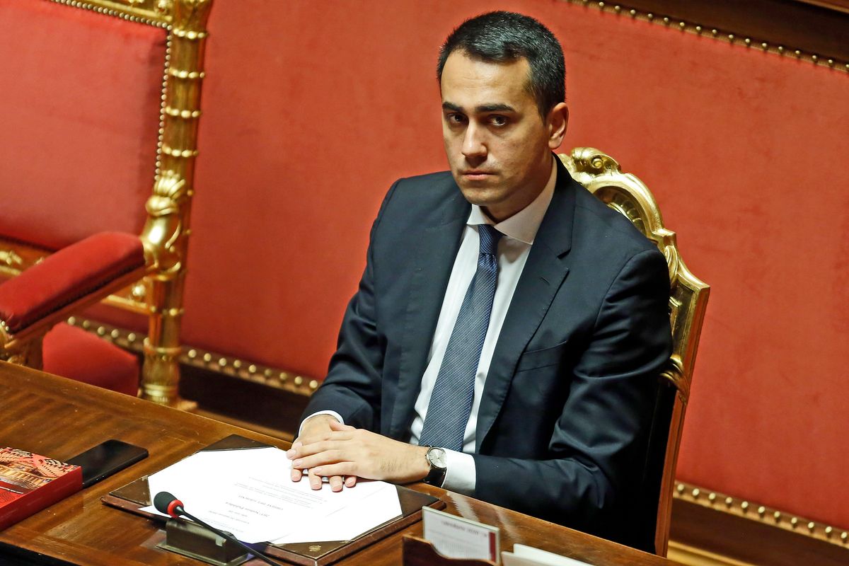 La lotta per le poltrone spacca il M5s. Raccolta di firme contro i vertici