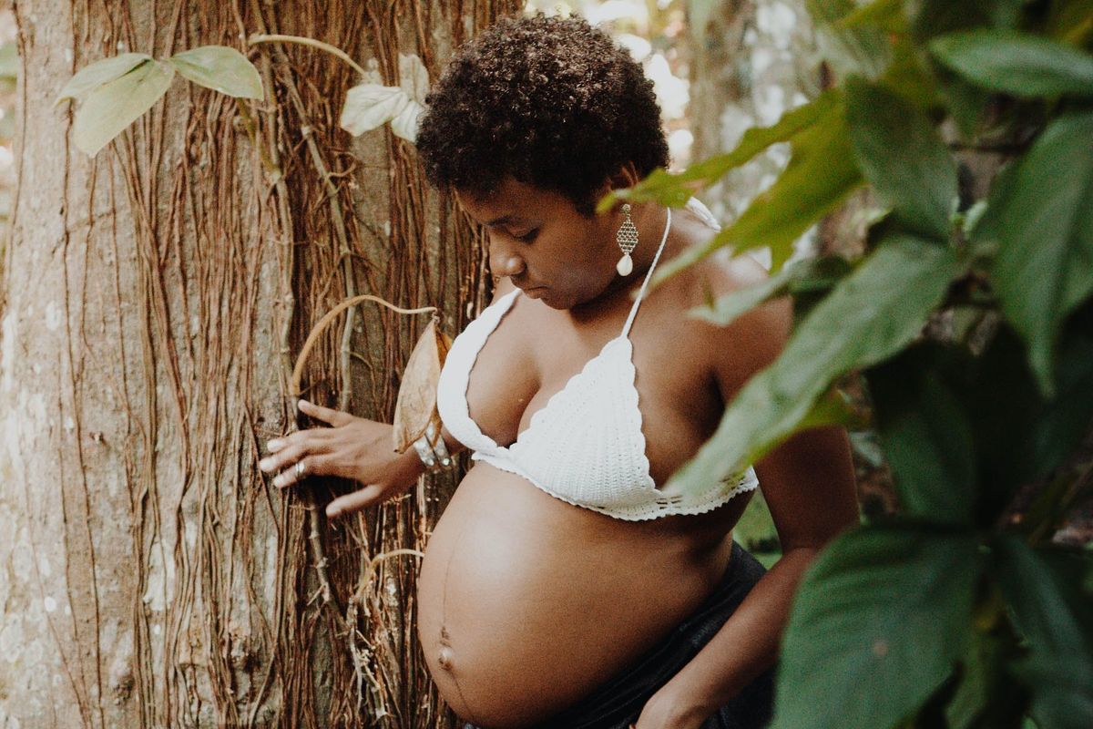 My 3rd Trimester Maternity Lingerie Photoshoot - The Urban Darling