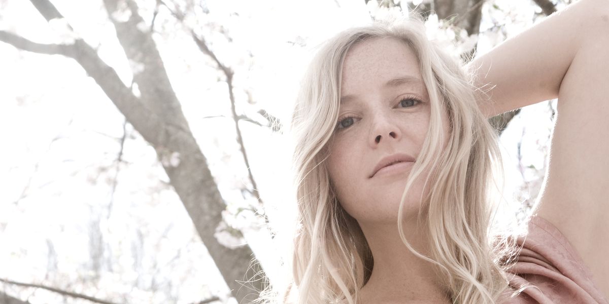 Lissie Transports Us Back to 2010 With 'Just Because I Can'
