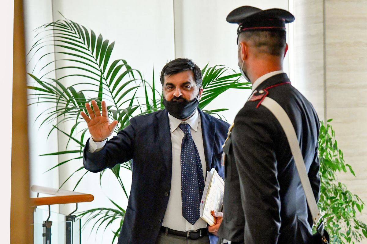 Il piano per pubblicare il dossier sulla pm ex attivista di Forza Italia