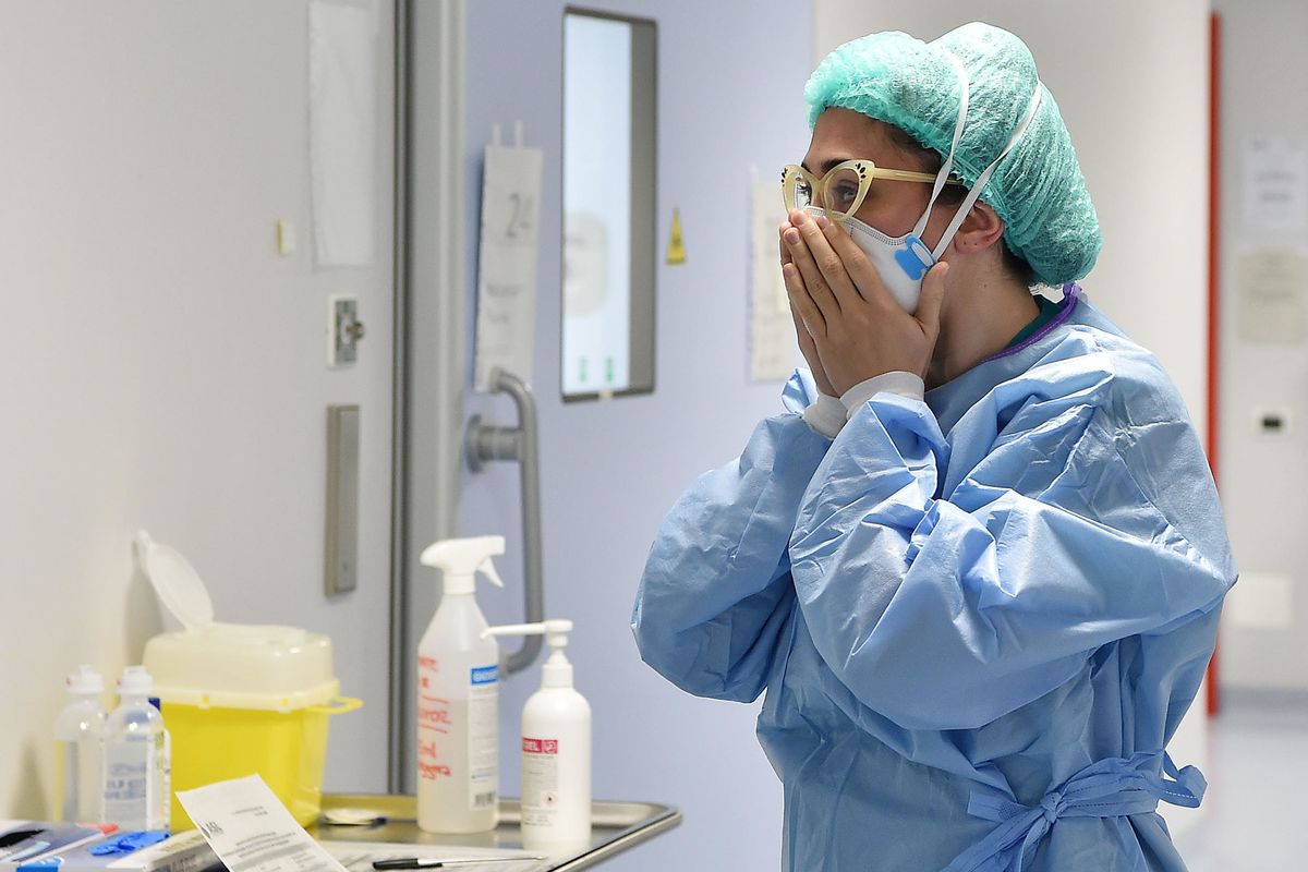 Il terrore sanitario fa tollerare al popolo intimorito leggi liberticide