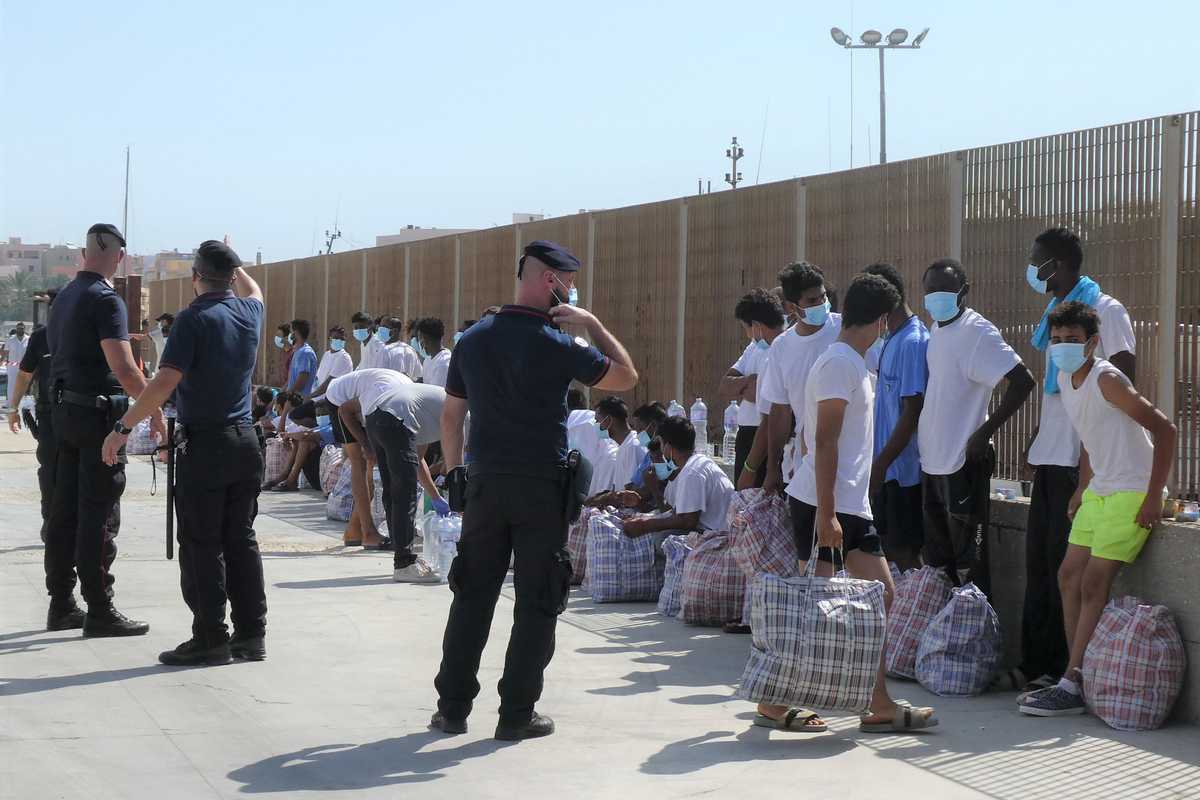 Colpa dei migranti 1 contagio su 4