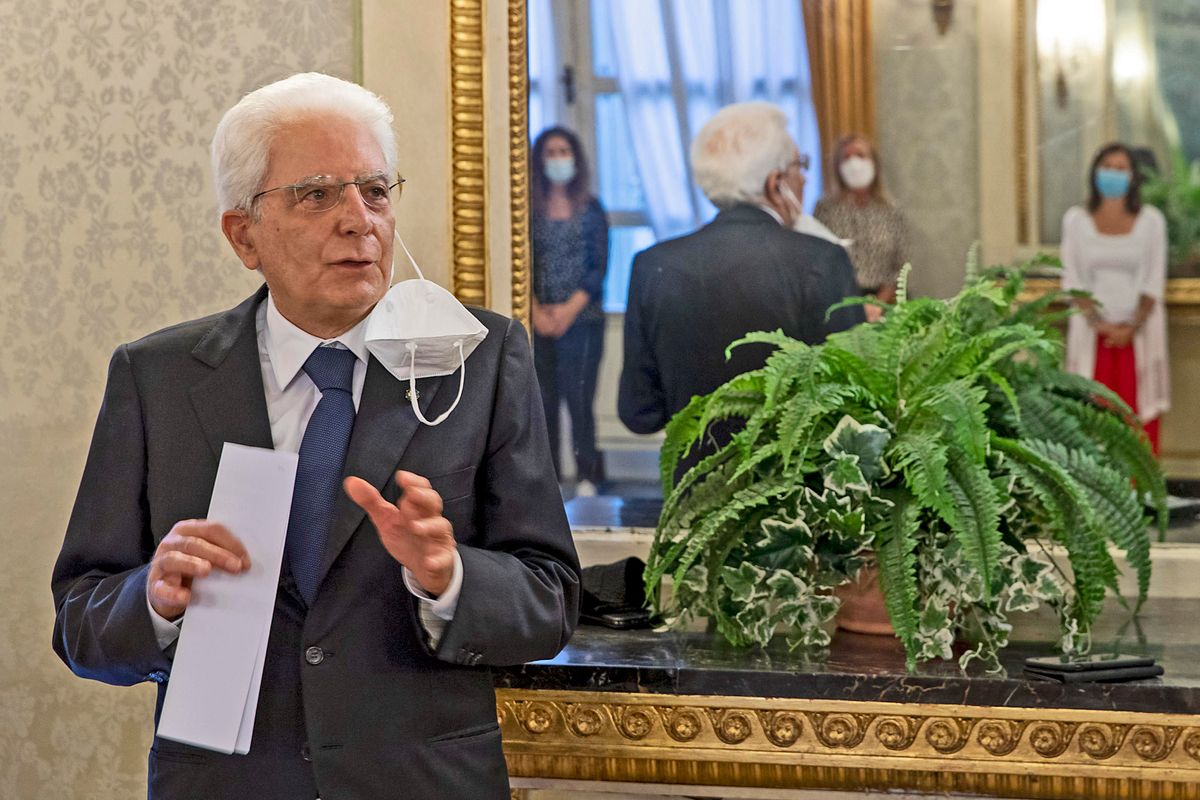 L’aria di regime è sempre più pesante ma Mattarella non ha nulla da dire