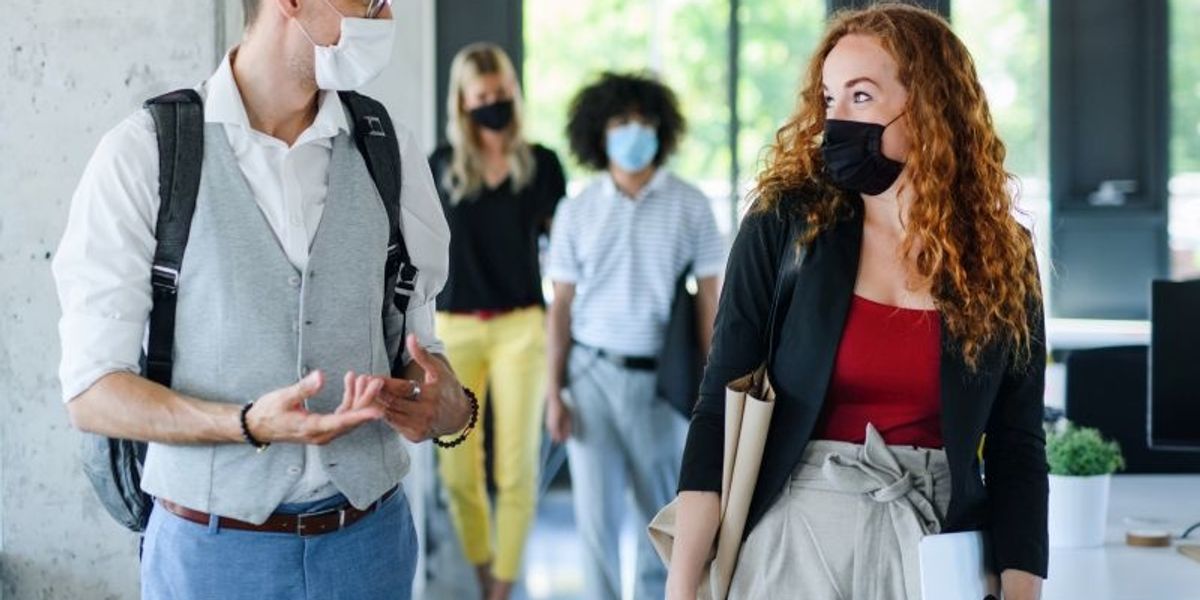 HD Live!: Doi experți discută măsurile de COVID-19 pe care colegiile trebuie să le ia pentru a se redeschide în siguranță.