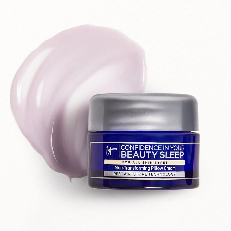 IT COSMETICS Confidence In Your Beauty Sleep Night Cream in blue jar