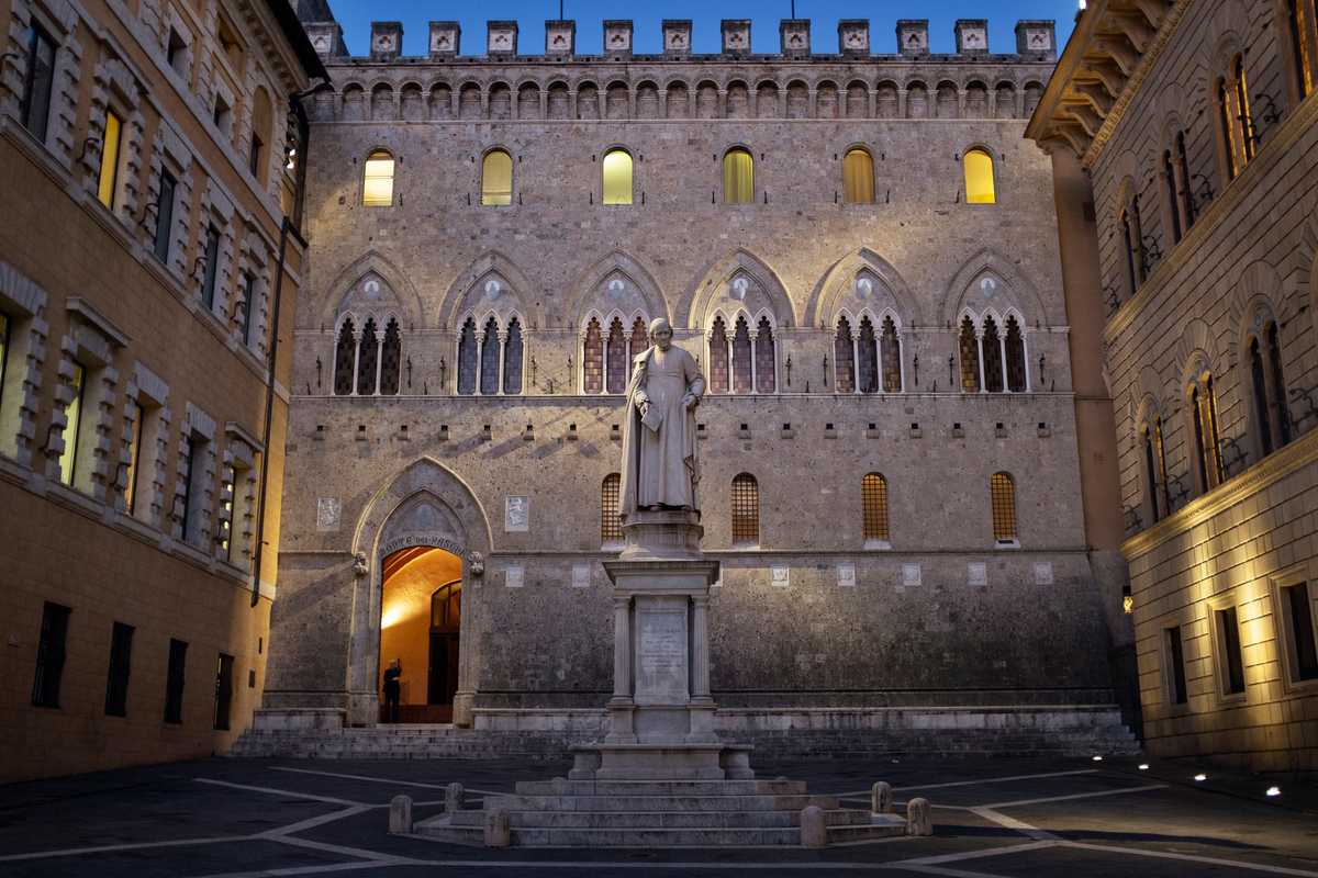 Mps chiude il semestre in rosso e con richieste danni per 10 miliardi