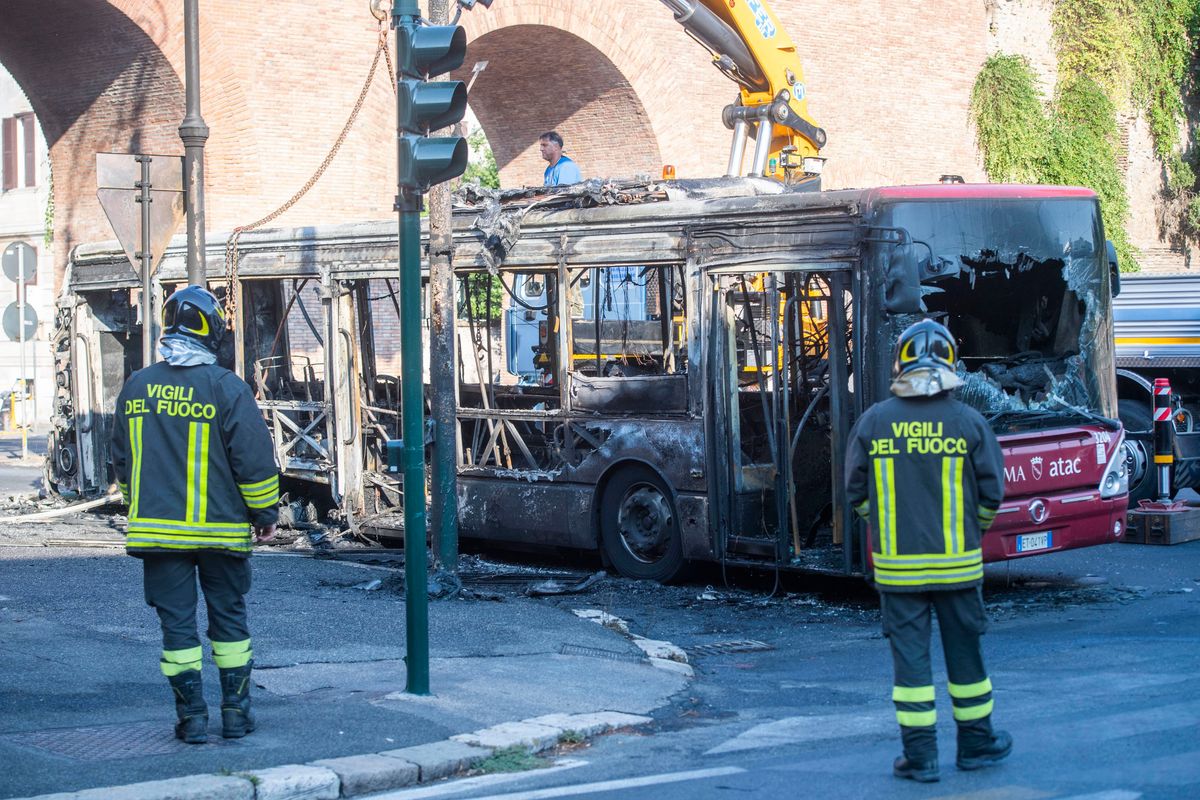 Abbiamo perso l’autobus. Il Covid rivela il disastro dei trasporti locali in Italia