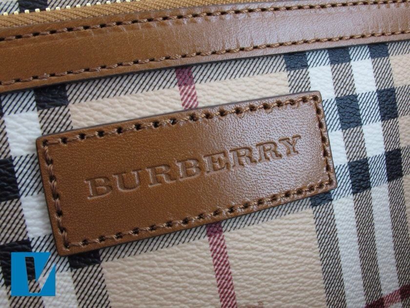 burberry purse logo