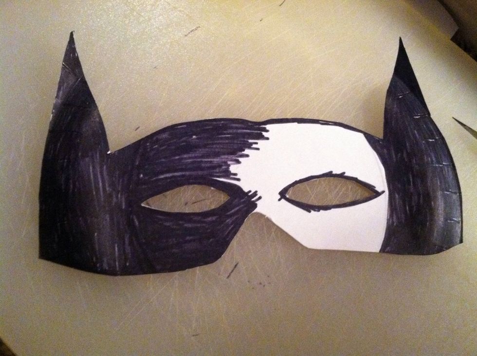 How to make a paper plate batman mask - B+C Guides