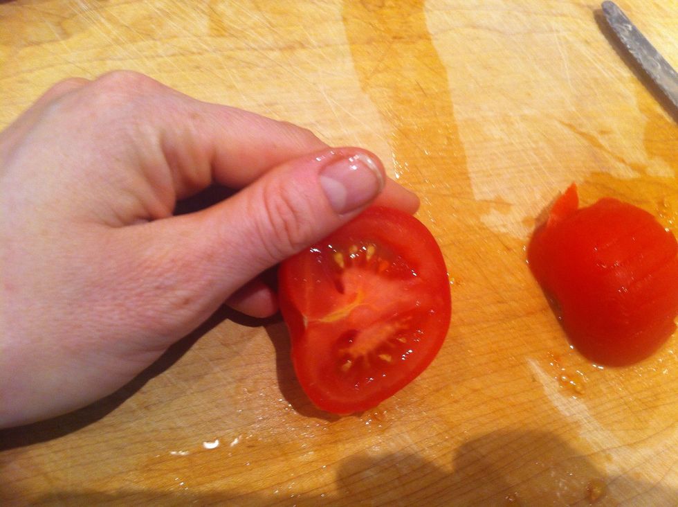 How to quickly and easily chop tomatoes B+C Guides
