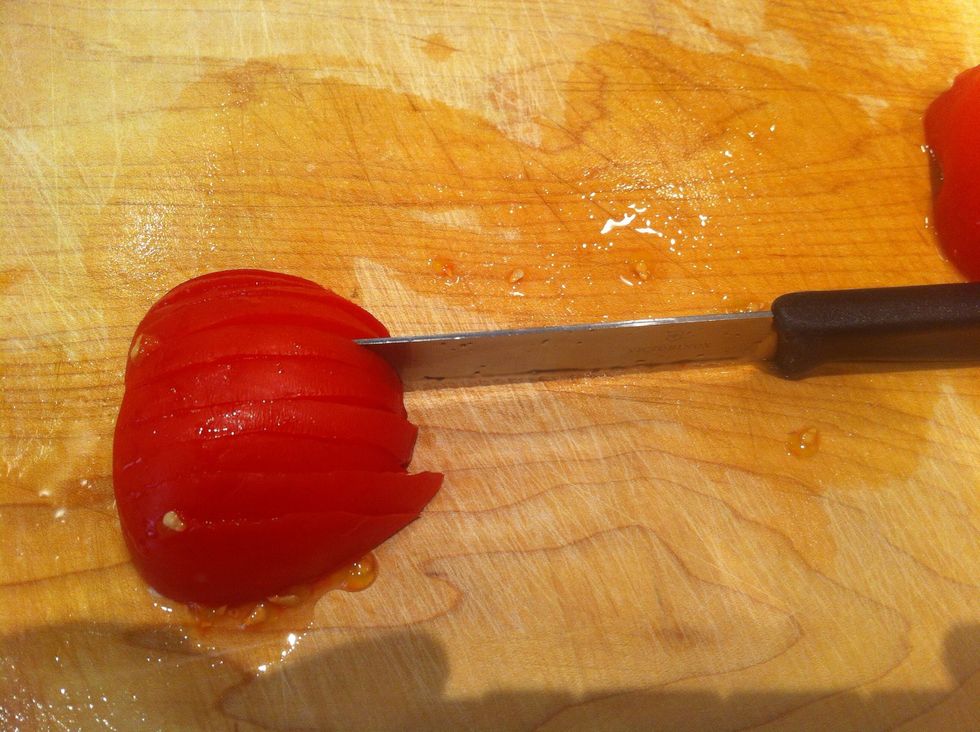 How to quickly and easily chop tomatoes B+C Guides