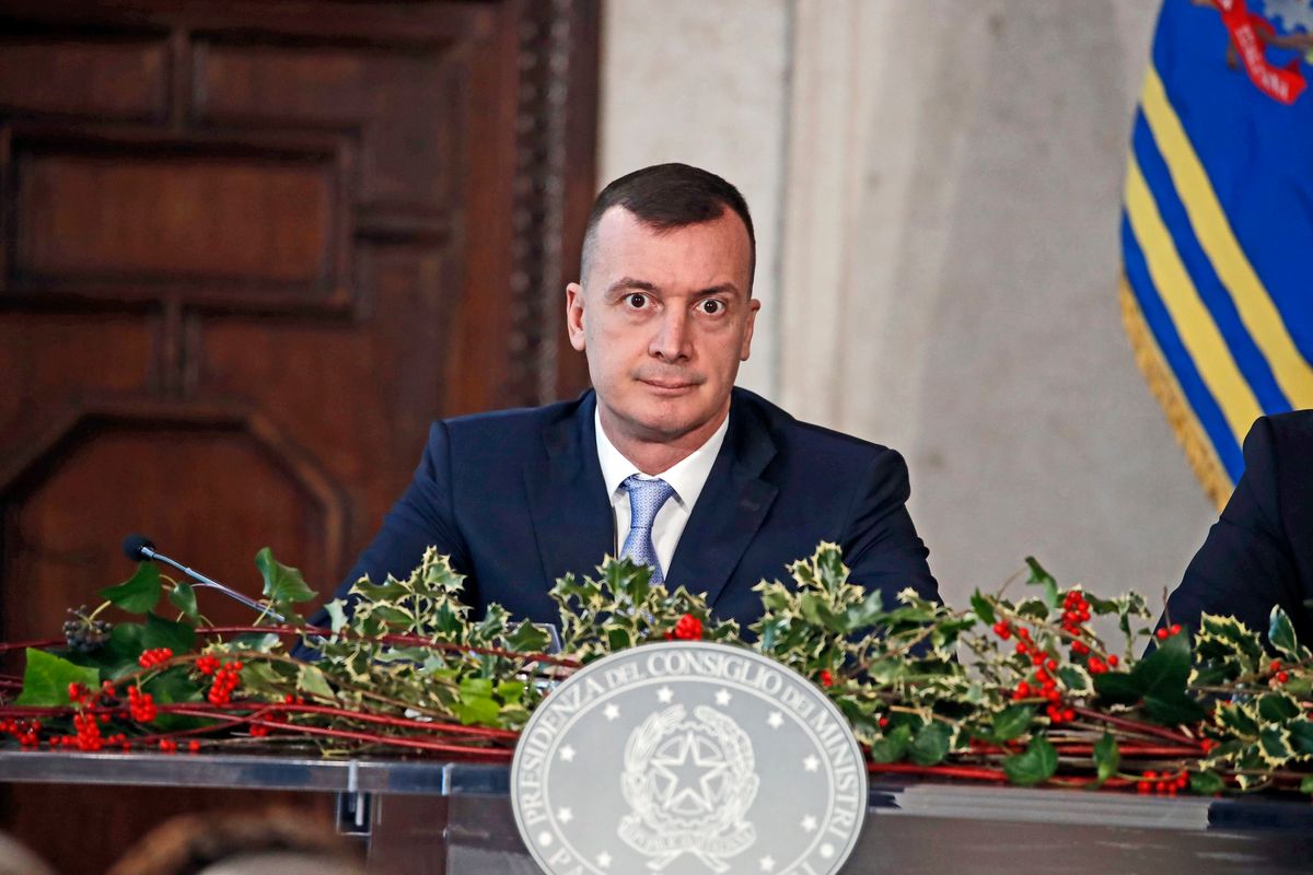 Casalino beccato con il suo cubano. Aveva giurato la fine di un amore