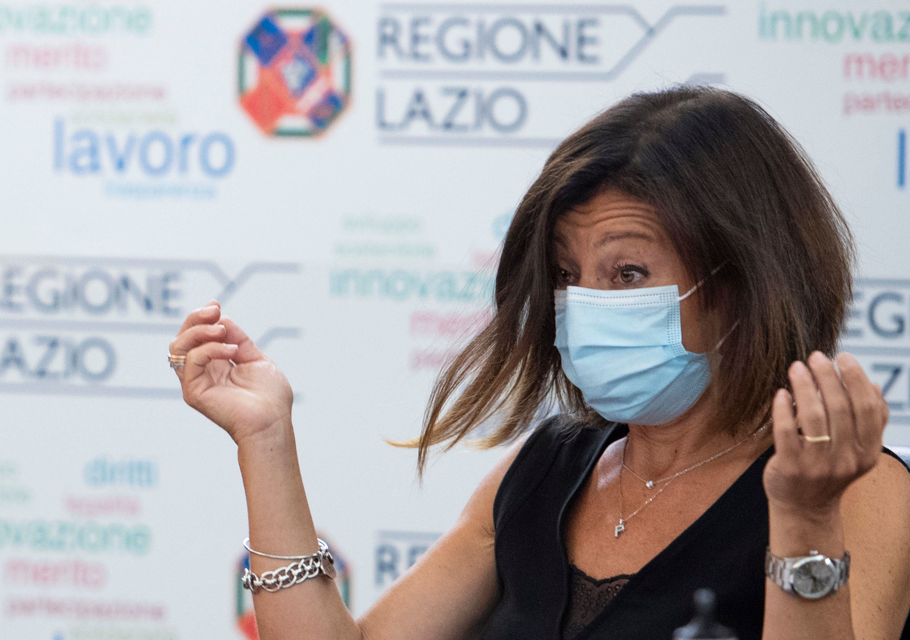 La De Micheli delira. «Pista ciclabile tra Sicilia e Calabria»