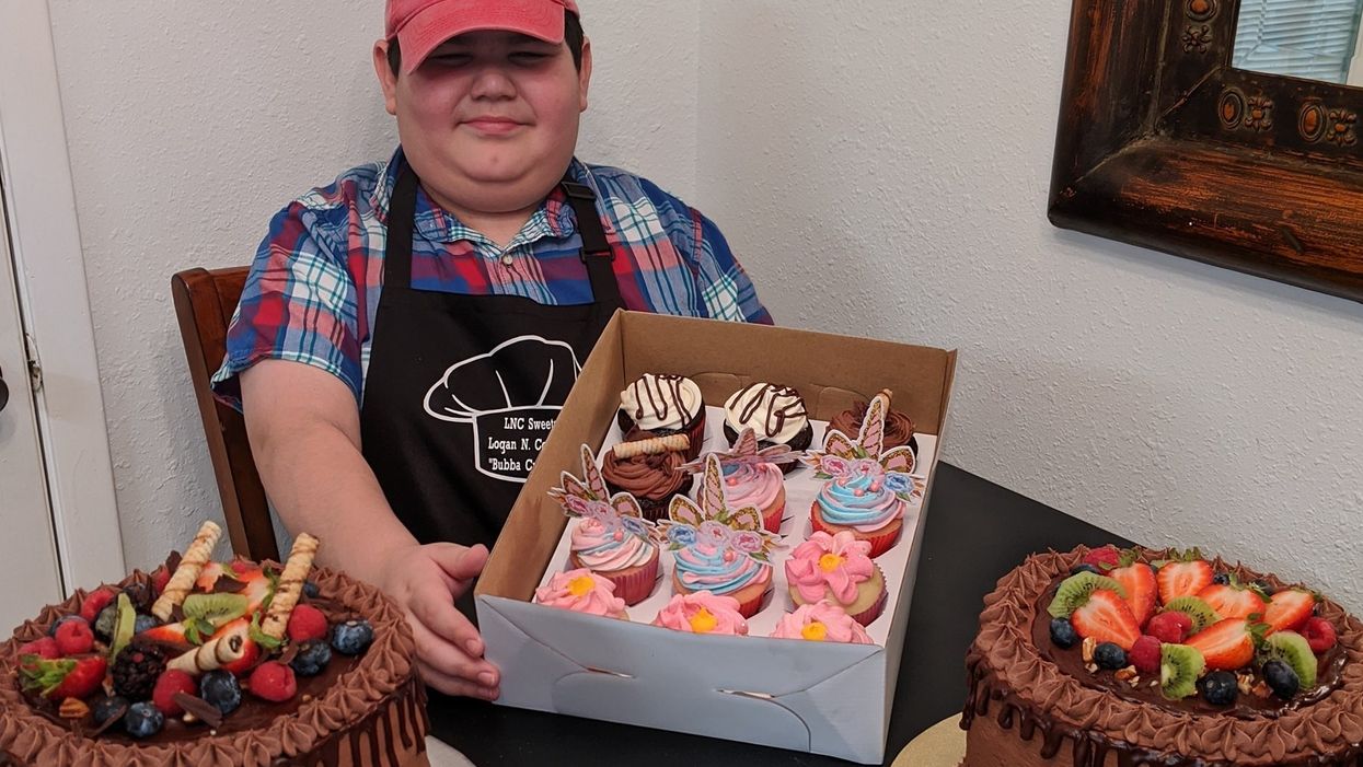11-year-old Texas boy nicknamed 'Bubba Crocker' starts a flourishing cake business
