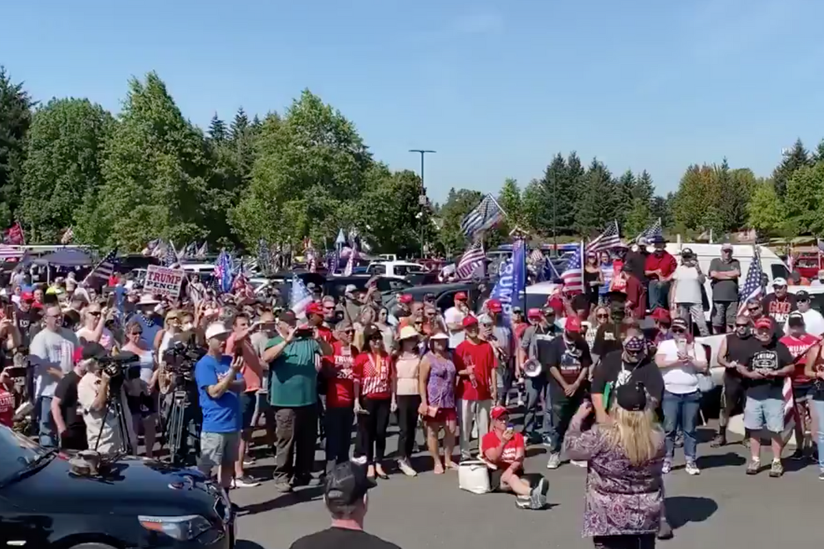 Violent Trump Supporters Gather In Oregon For Stupid Bigot Convention