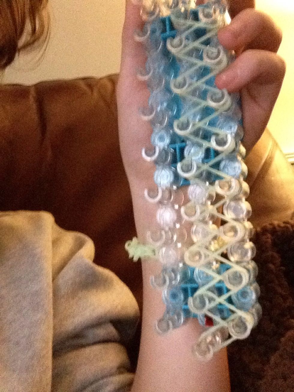 How to create glow in the dark rainbow loom bracelet B+C Guides