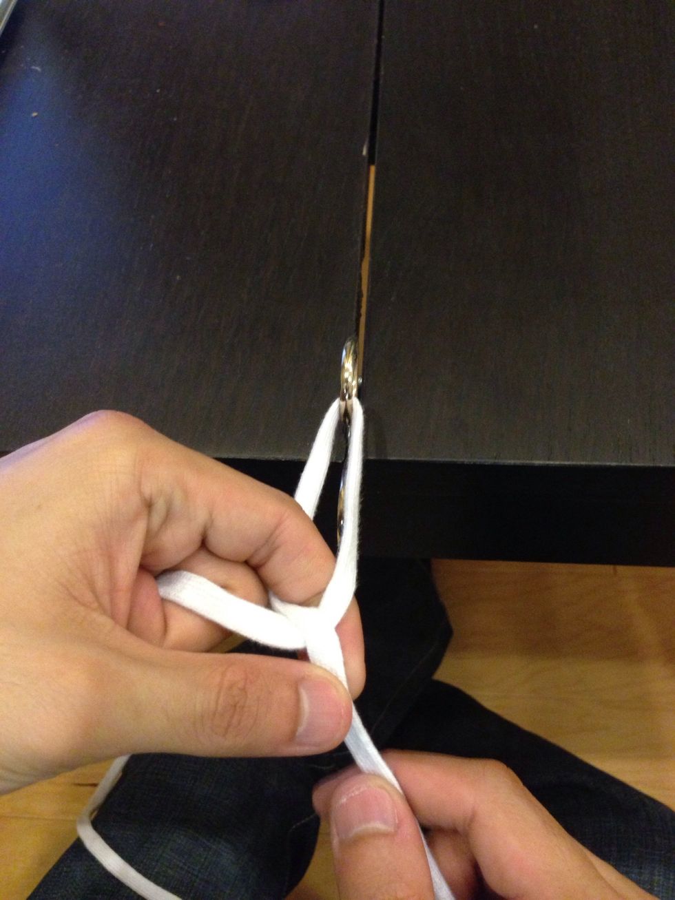 How to perform a two hand tie B+C Guides