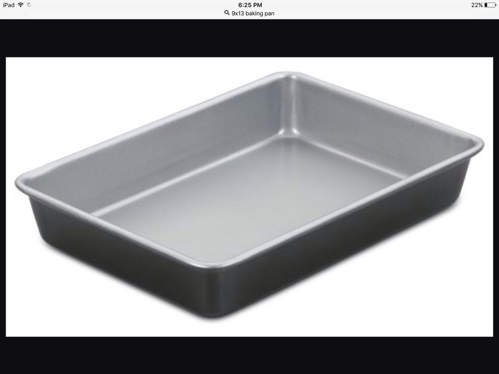 Un plat de cuisson rectangulaire 9x13 est utilisé pour cuire les choses. Je peux l'utiliser pour cuire des choses.