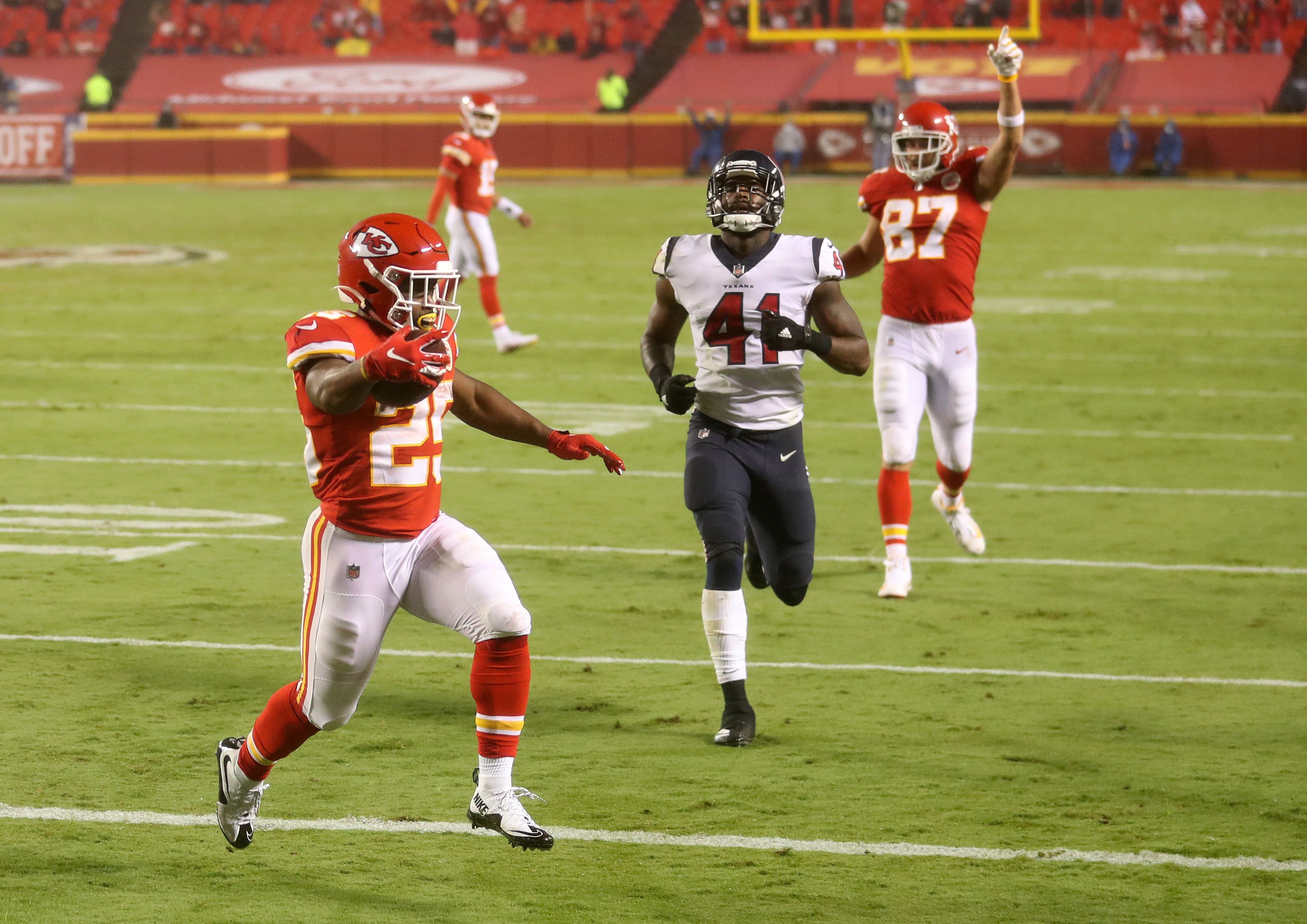 Chiefs rookie put Texans run defense on notice in season opener