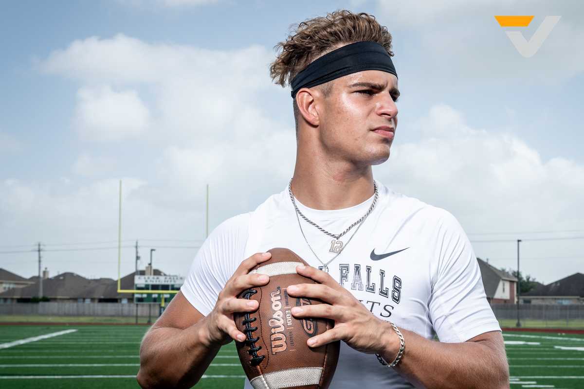 HIS TURN: Clear Falls' Morelli brings more versatility at QB for Knights