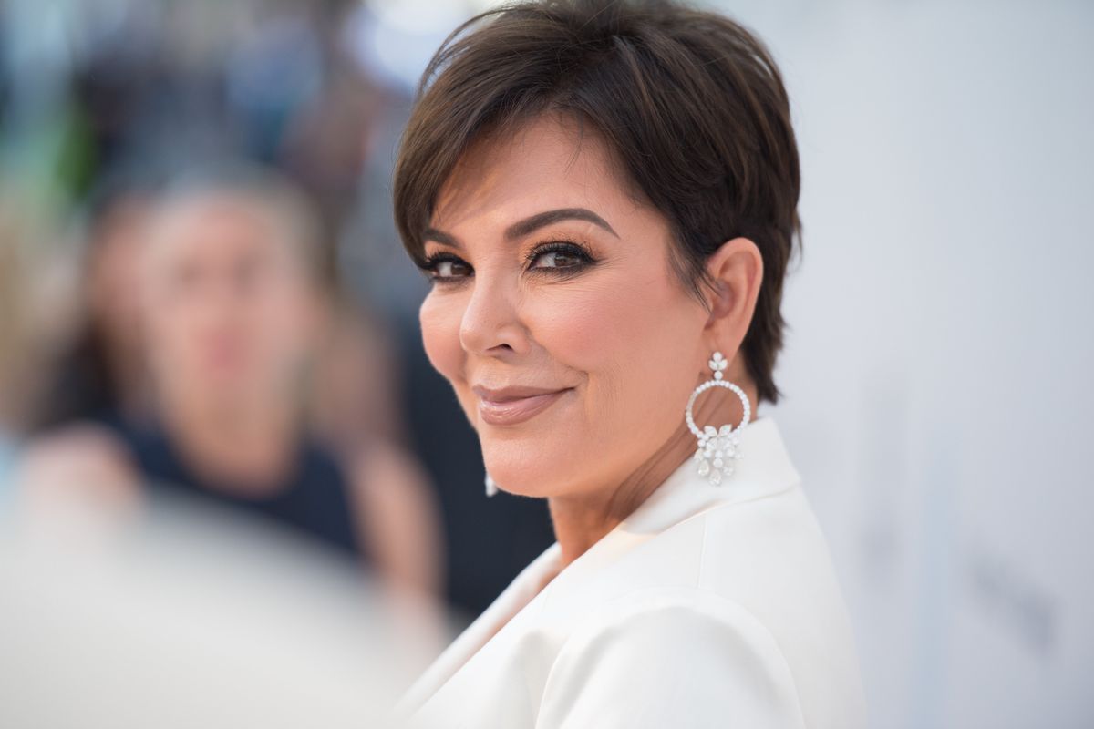 Kris Jenner steps out for early mornin filming for KUWTK