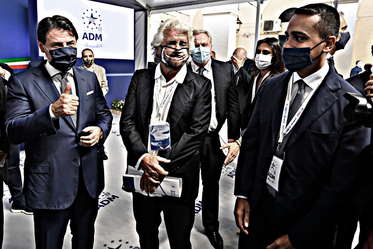 Grillo blinda il premier e scarica Rousseau