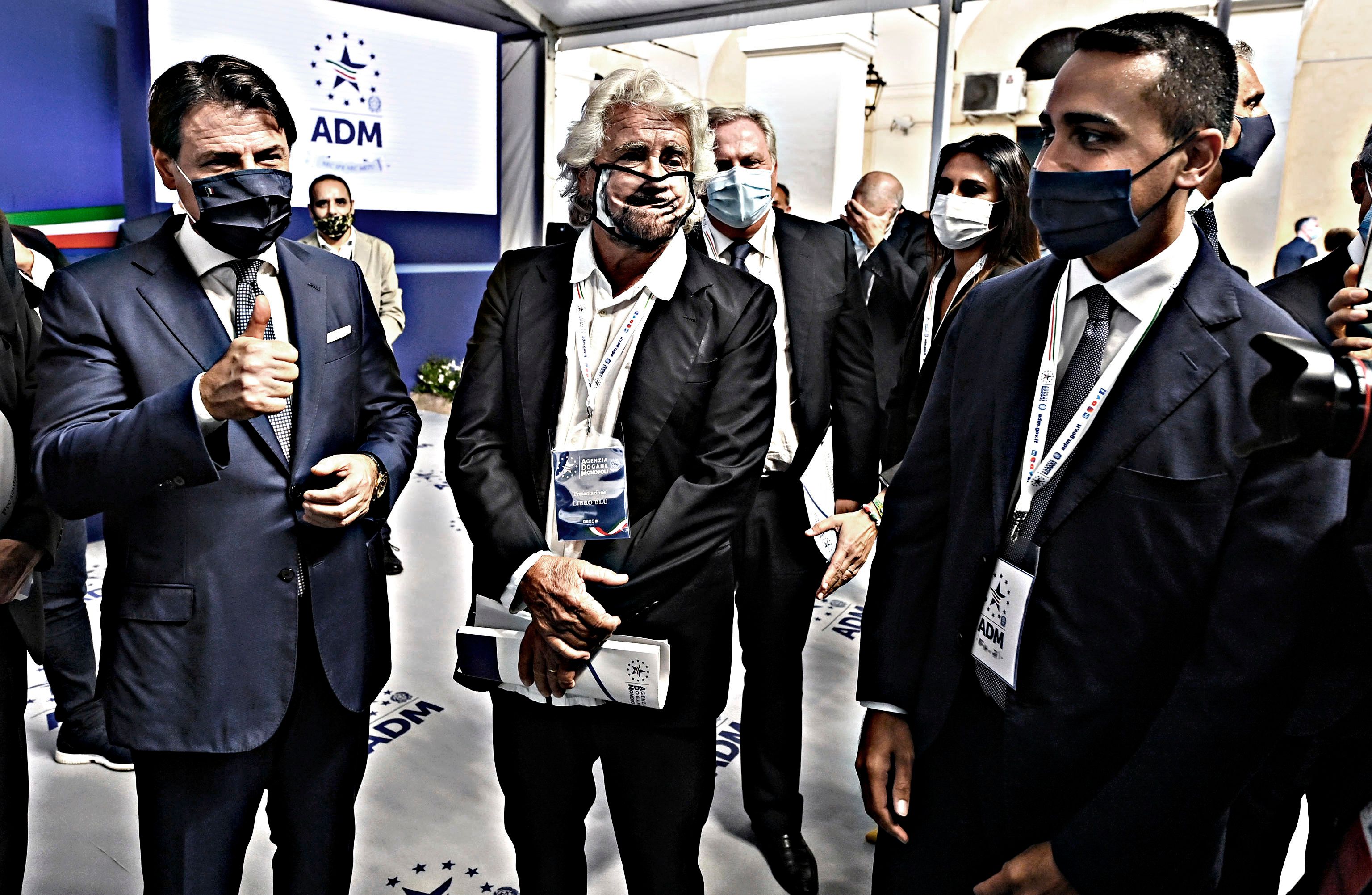 Grillo blinda il premier e scarica Rousseau