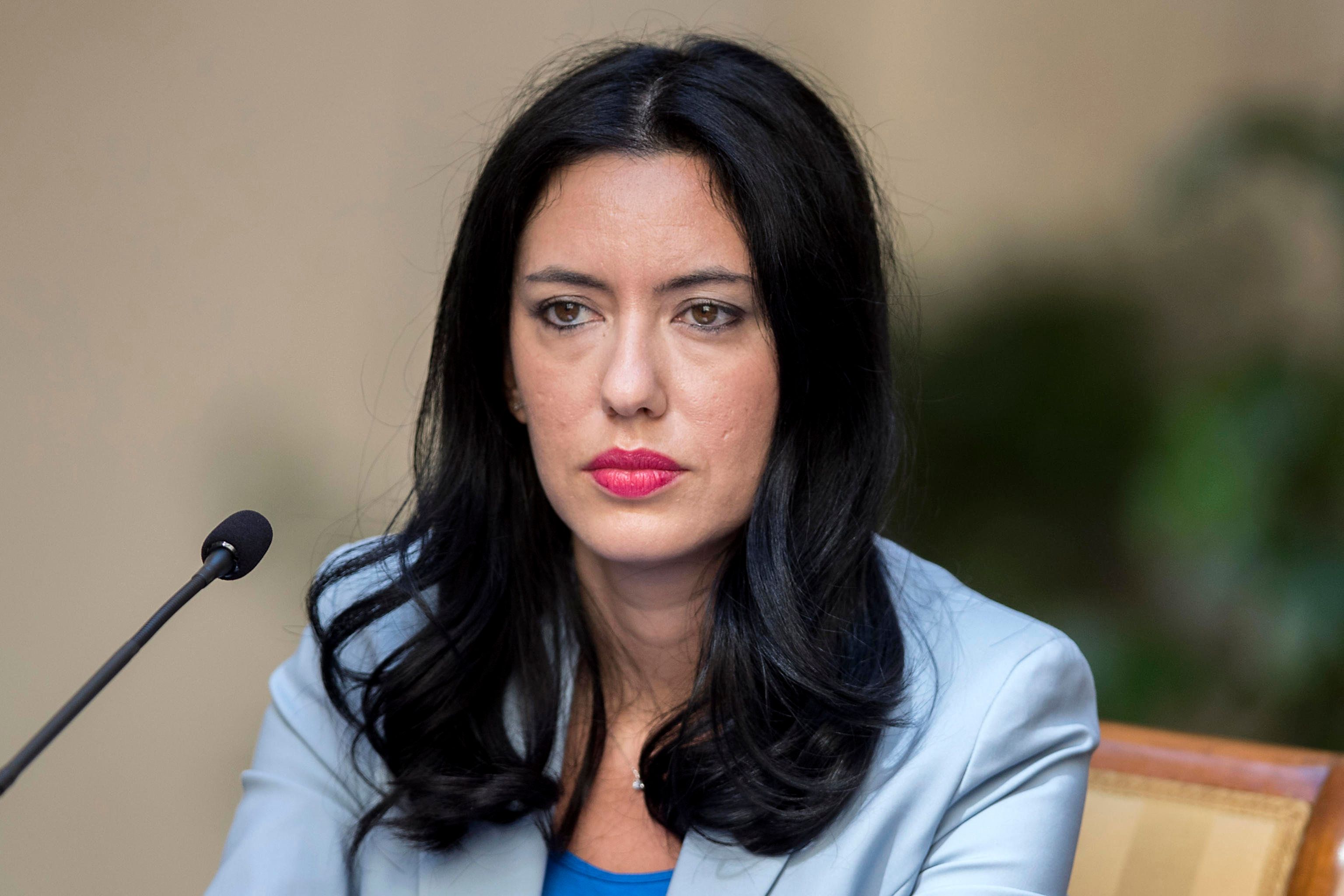 Sugli arredi, il gel e le mascherine la linea del Miur è: arrangiatevi voi