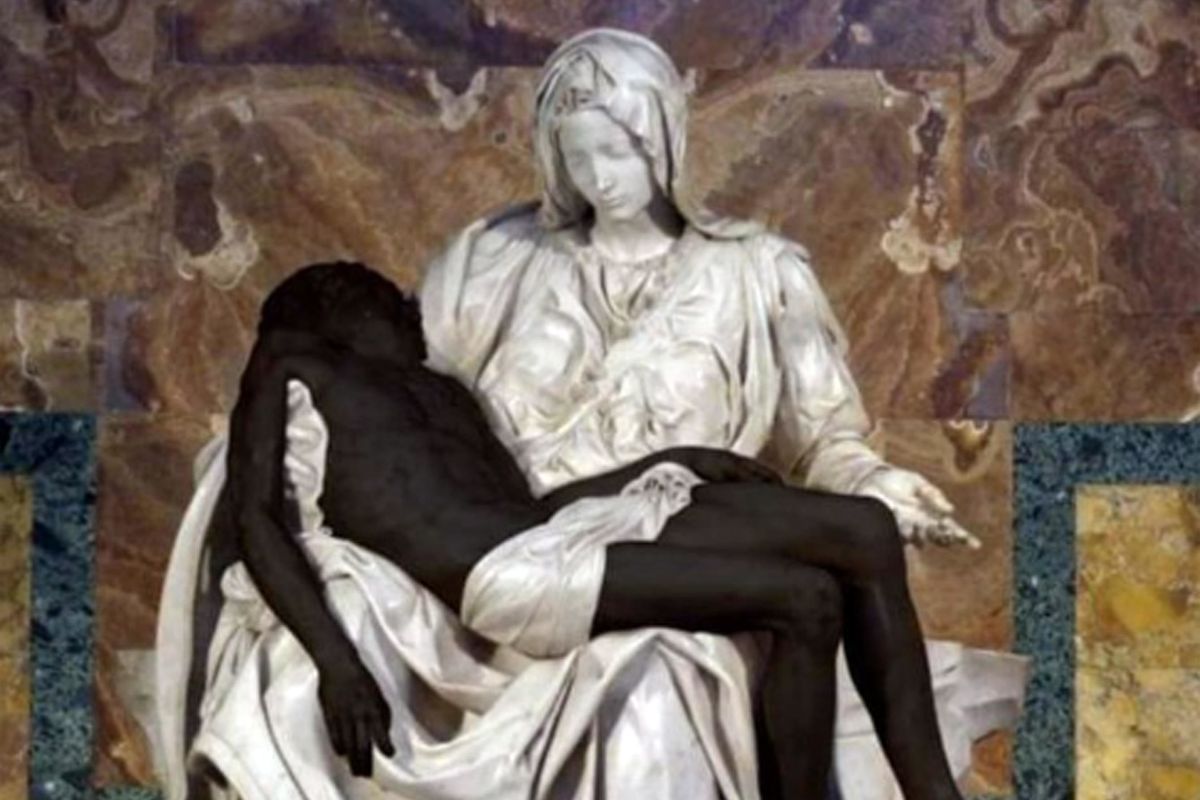 Il Cristo nero in braccio alla Vergine è solo l’ennesimo fuoco di Paglia