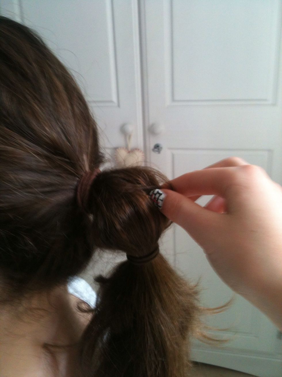 How to do clove's hairstyle from the hunger games B+C Guides