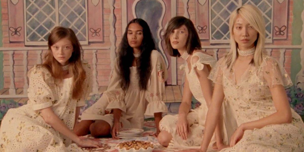 Anna Sui Staged a High-Fashion Picnic With Pies and Dollhouses