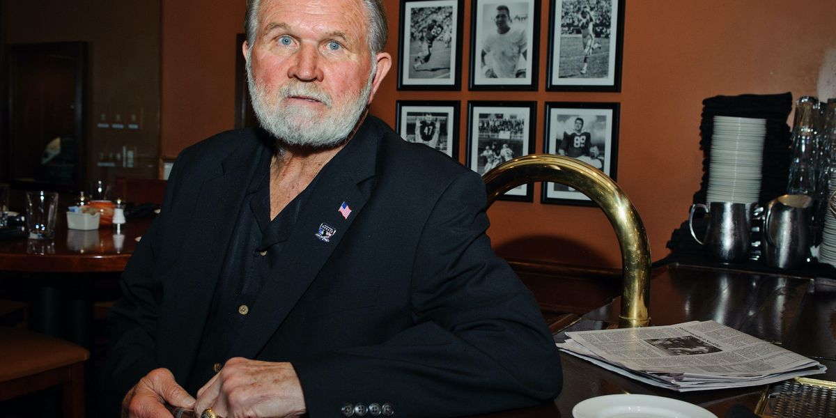 NFL icon Mike Ditka says players who kneel should respect the country or 'get the hell out!'