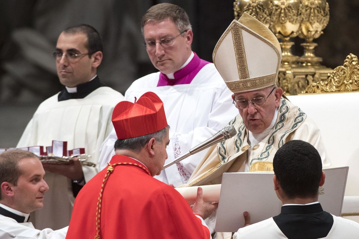 I soldi al fratello dell’ex cardinale? Una triangolazione con la Caritas
