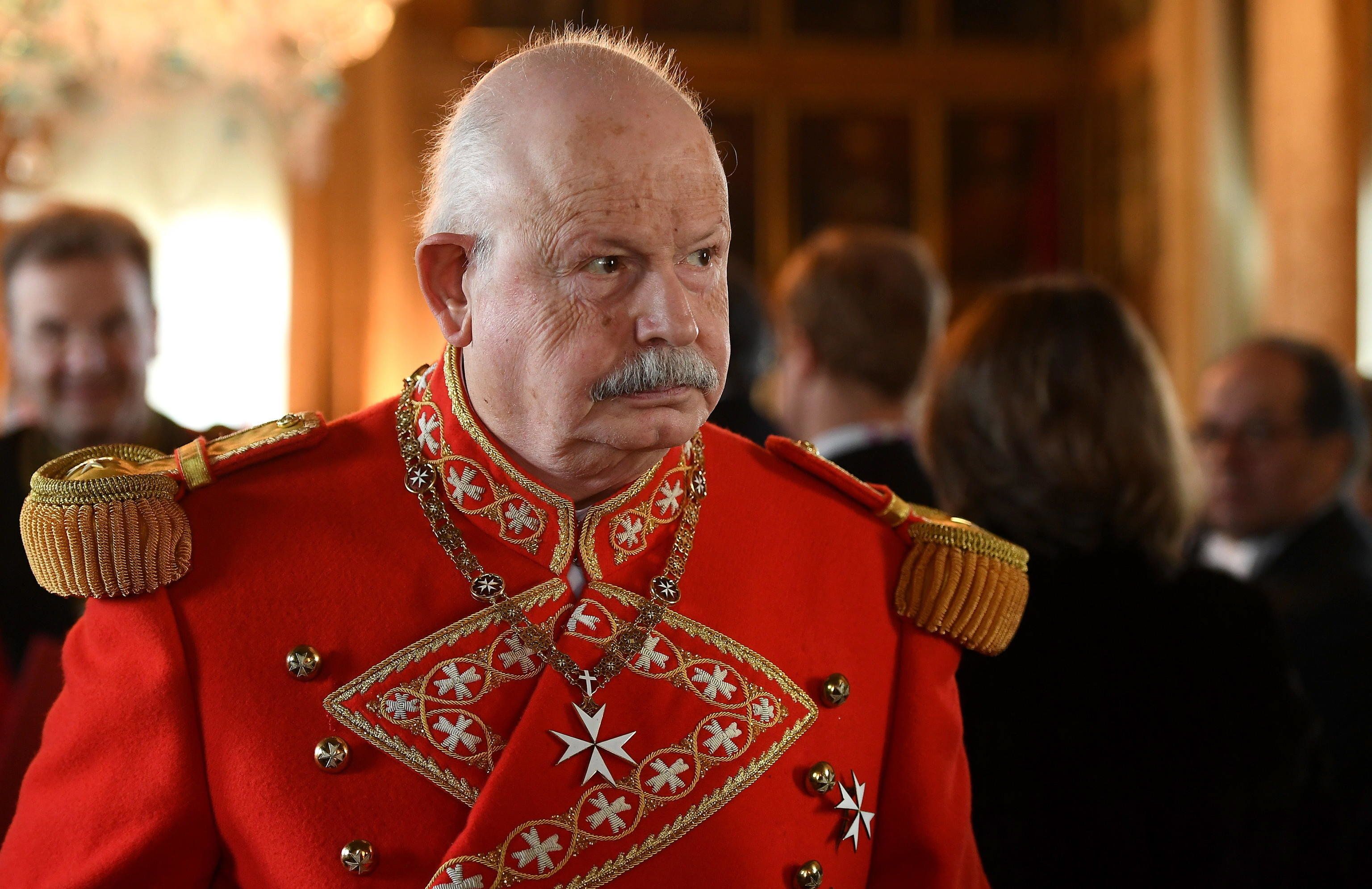 La cacciata del porporato sardo riapre la guerra nell’Ordine di Malta