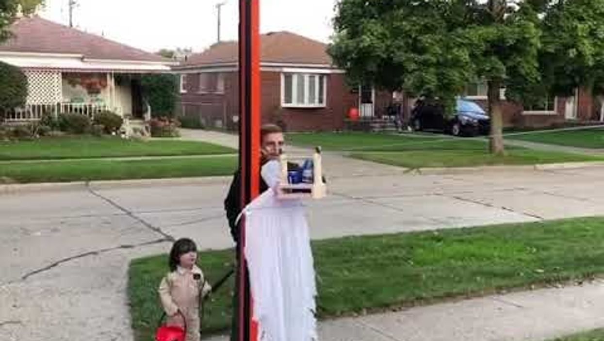 This ghost zipline is the perfect way to make trick-or-treating spooky and safe this Halloween