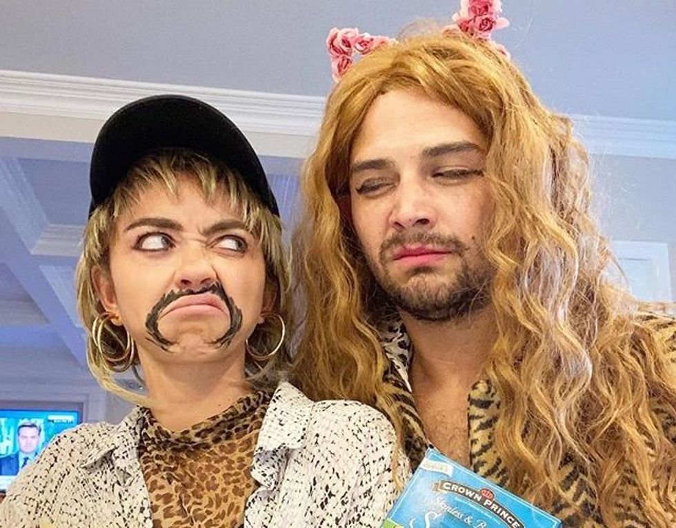 Sarah Hyland and Wells Adams dressed up as Joe Exotic and Carole Baskin from Tiger King on Netflix