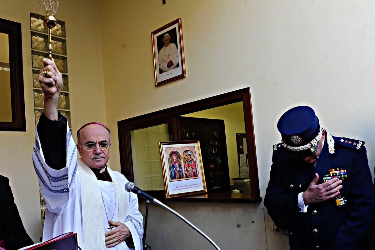 Questa voglia di ghigliottina logora la Chiesa