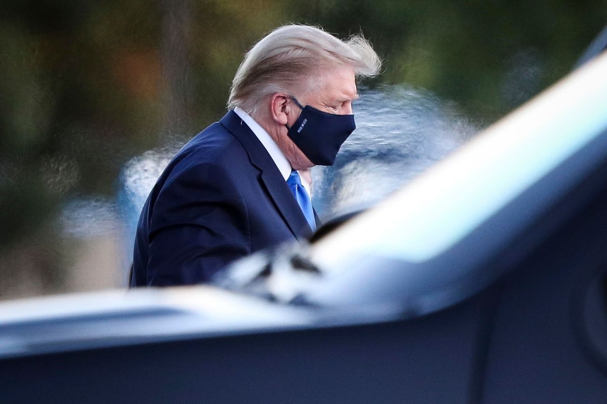 «Trump non ha più la febbre». E incalza i medici: «Mi sento come se potessi uscire oggi»