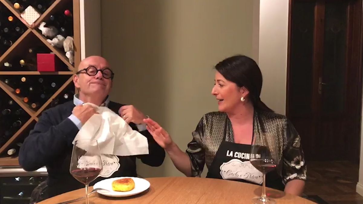 Le pillole di galateo di Petra e Carlo: dove mettere il tovagliolo a tavola