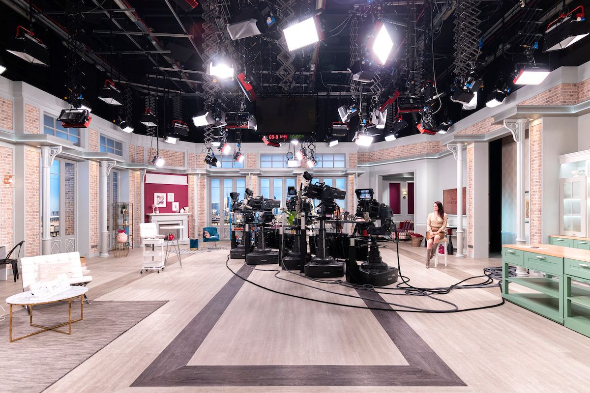 Qvc, la televisione dello shopping compie 10 anni