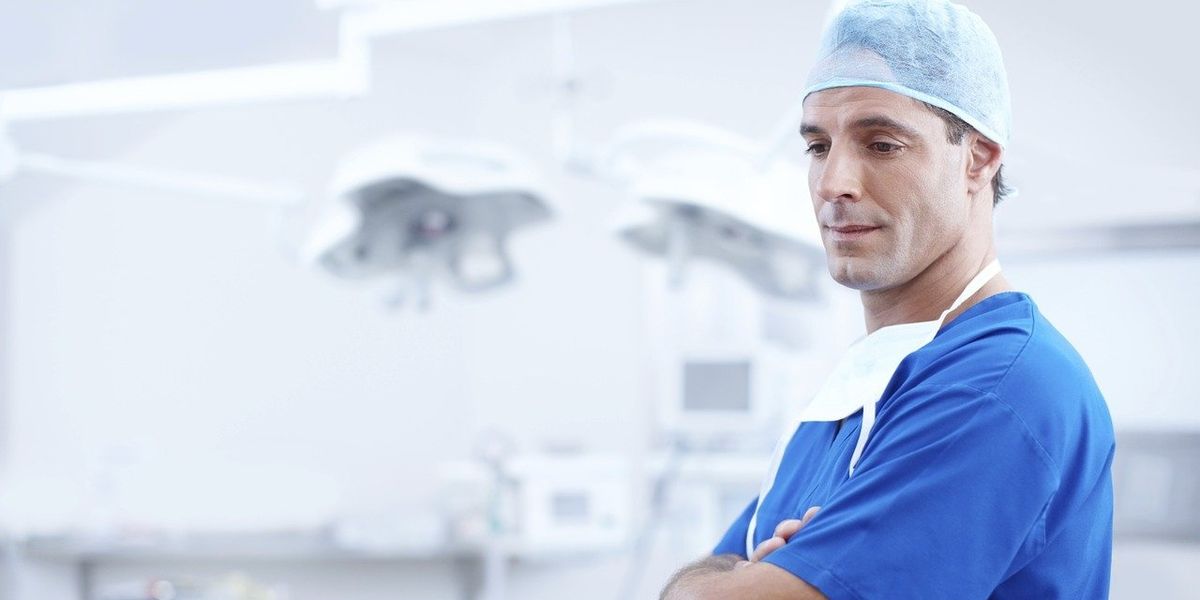 Doctors Share Telltale Signs That A Patient Is Faking