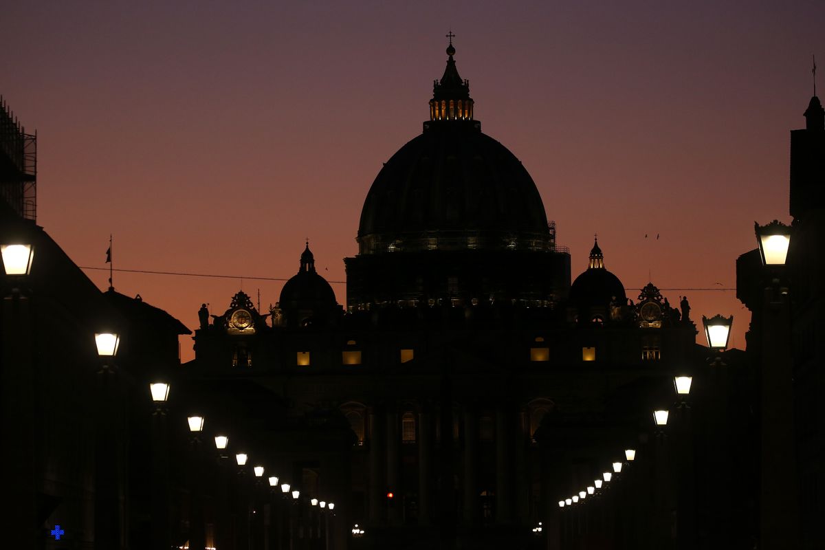 Intrighi in Vaticano, servizi segreti, partiti
. La dama del cardinale Becciu vuota il sacco