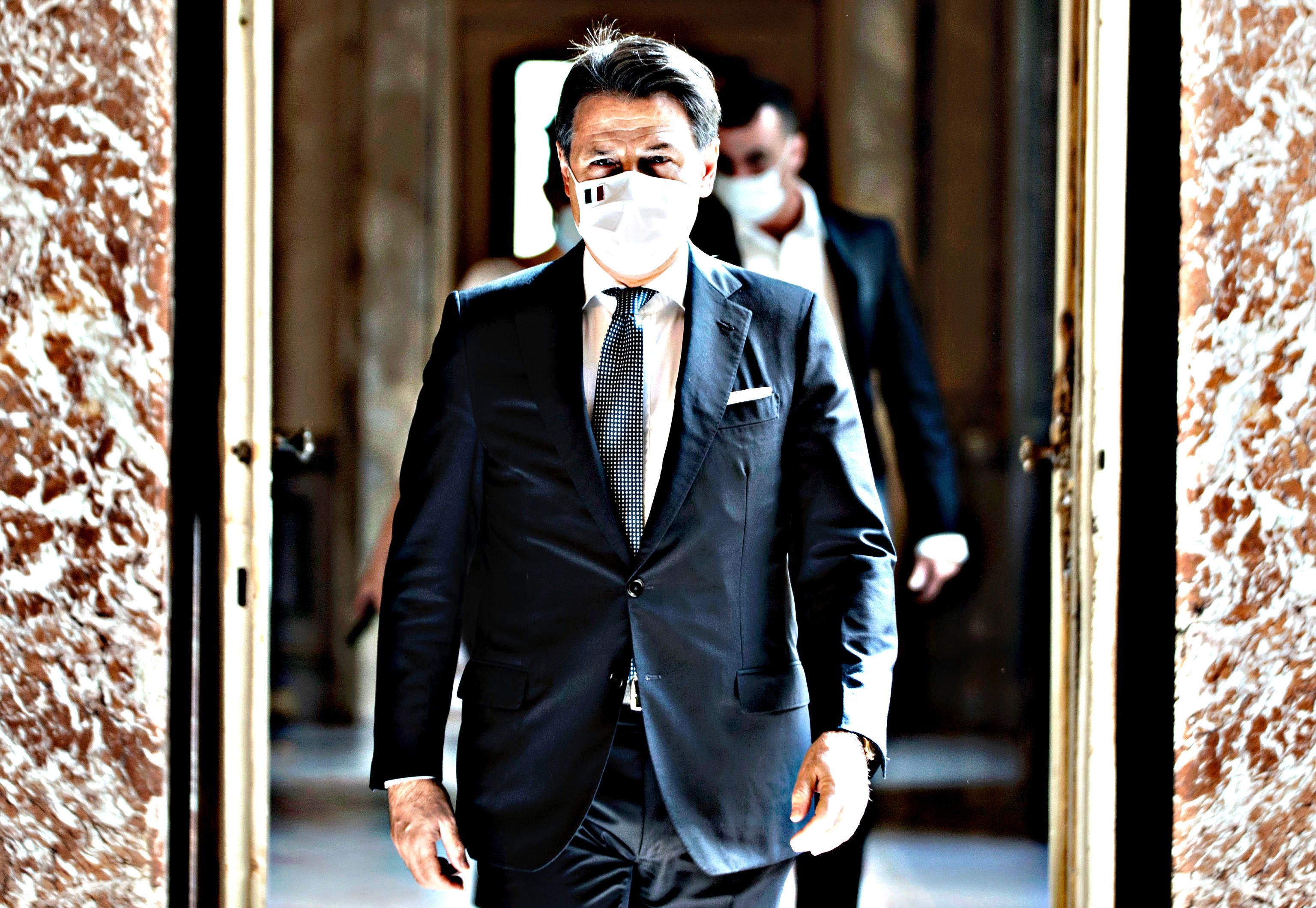 I ducetti scivolano sulle mascherine