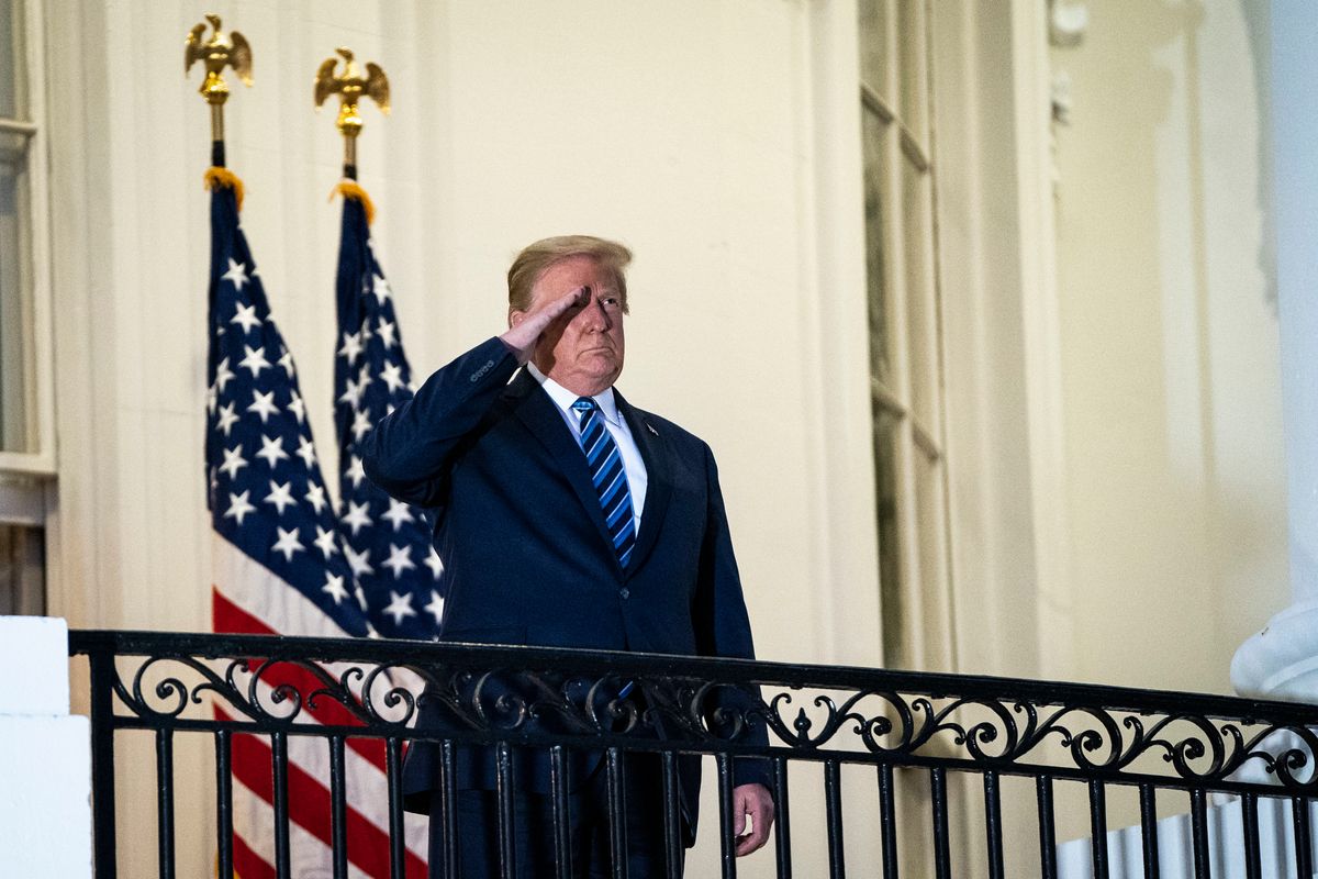 Trump leva il segreto sui dossier Russiagate. E ora la Clinton trema