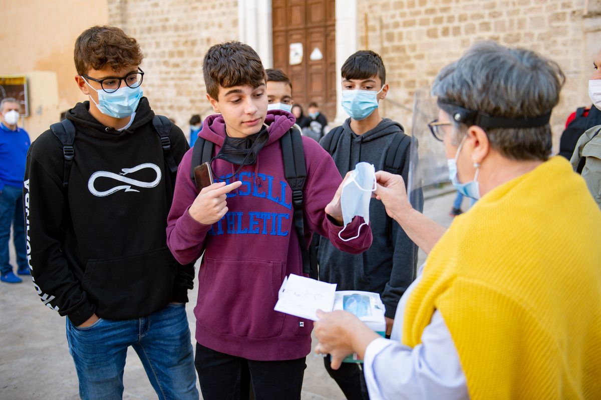 Trovata orwelliana al liceo artistico. Se «neghi l’emergenza» ti puniscono