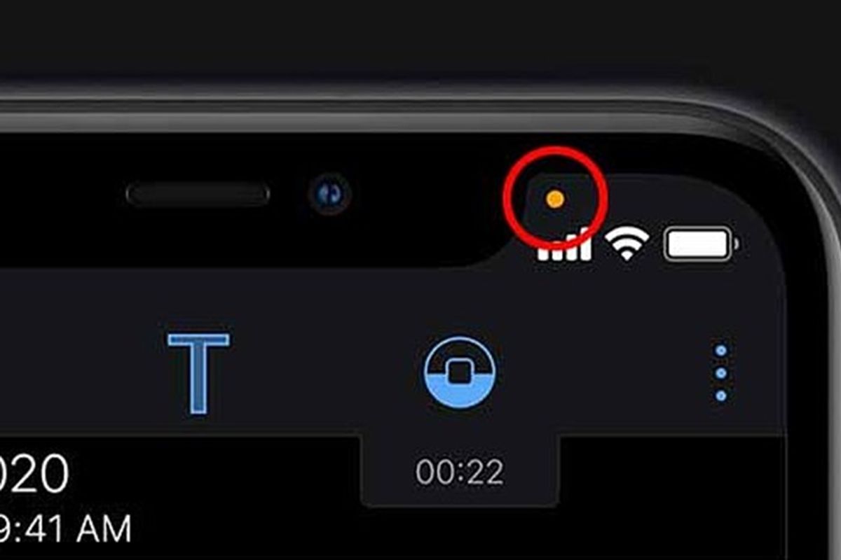 Apple added a new green 'warning dot' to its iPhone so you'll know if you're being spied on