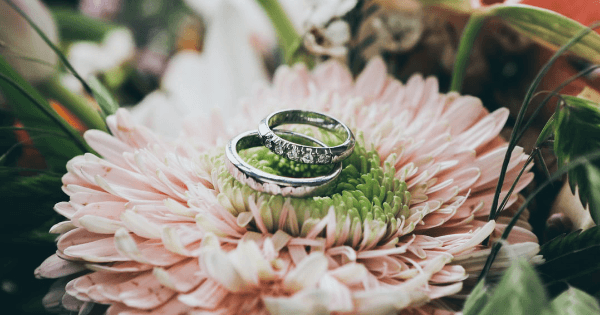 Millennial Engagements: How to Save On Your Wedding
